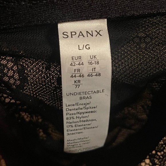 SPANX NWT Undie-Tectable Bandeau Bra in Black Size Large Very Black Strapless - Picture 7 of 13